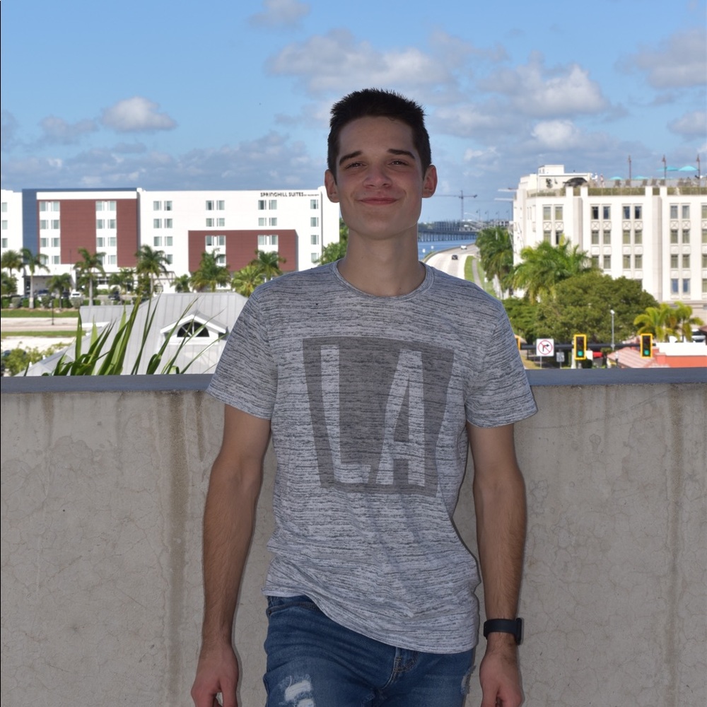 Meet your Posher, Evan